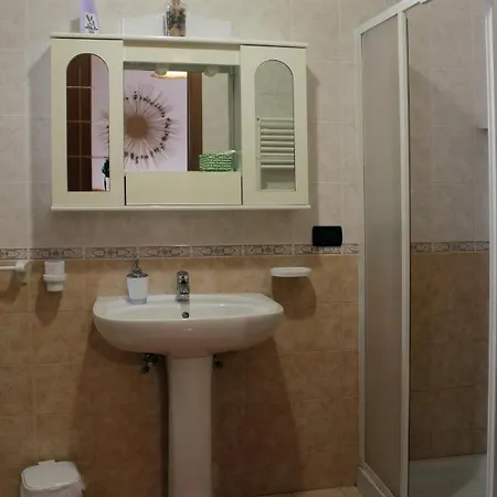 לינה וארוחת בוקר 100 Mt Mare